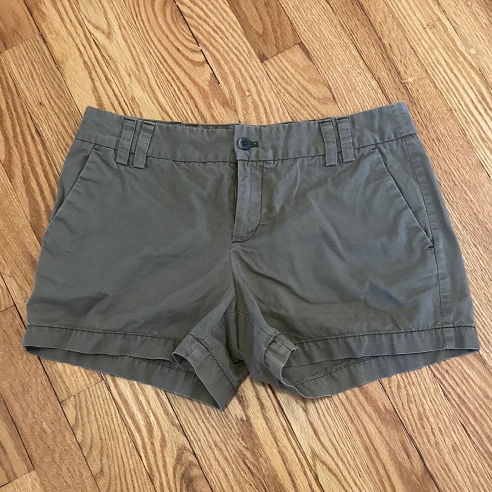 LOFT | Olive Chino Shorts | Size 4